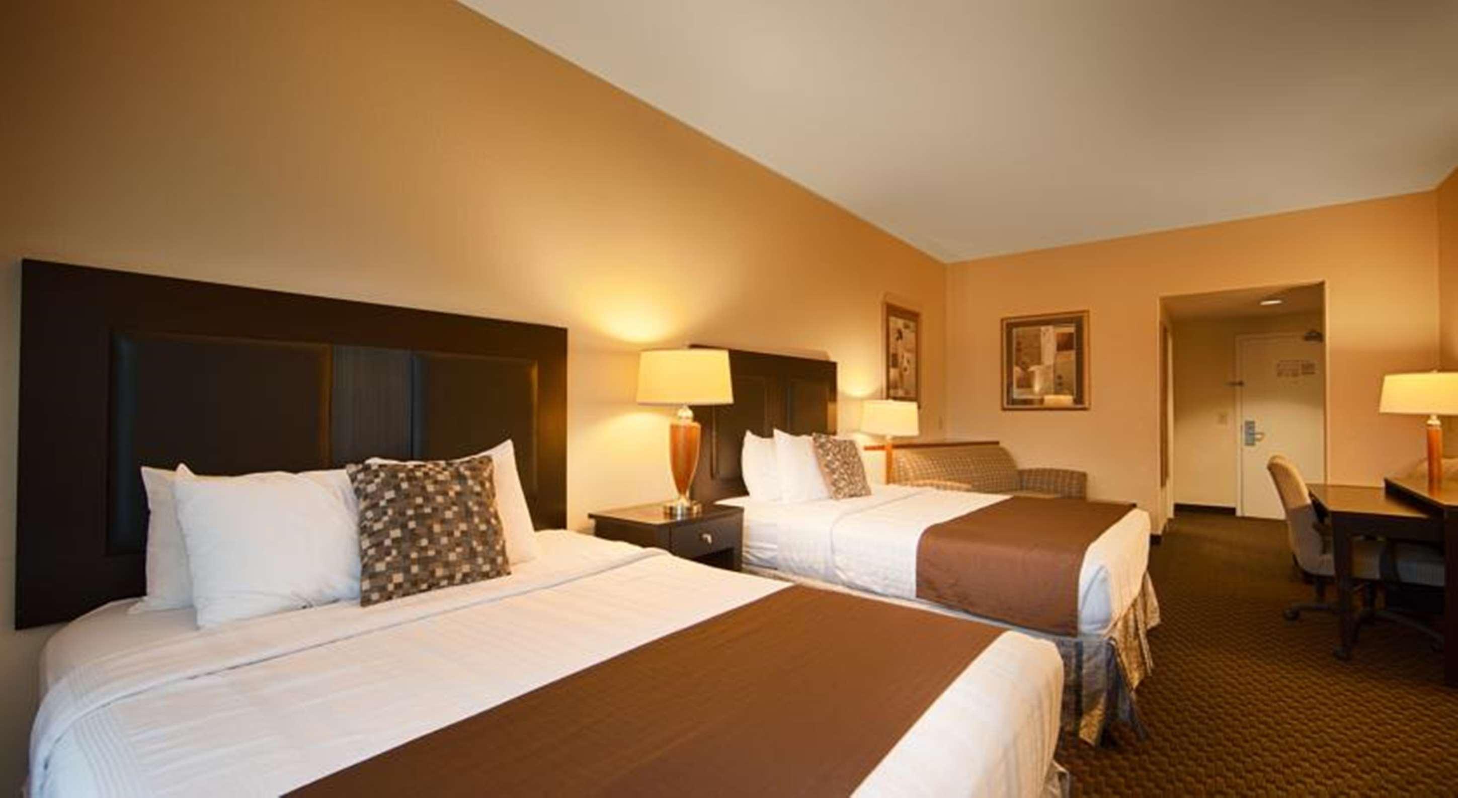 Best Western Plus Castlerock Inn & Suites Bentonville Exterior photo