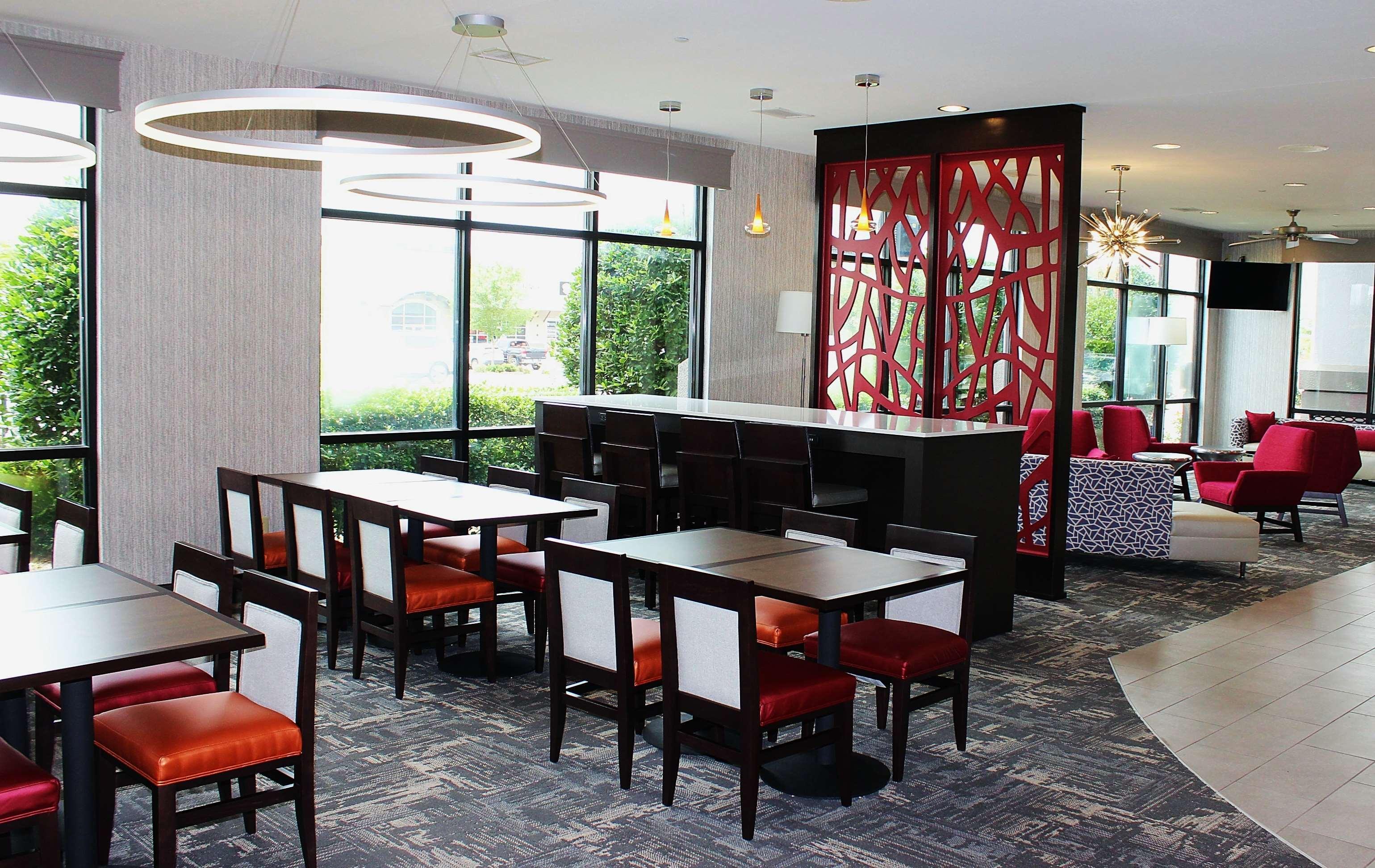 Best Western Plus Castlerock Inn & Suites Bentonville Exterior photo